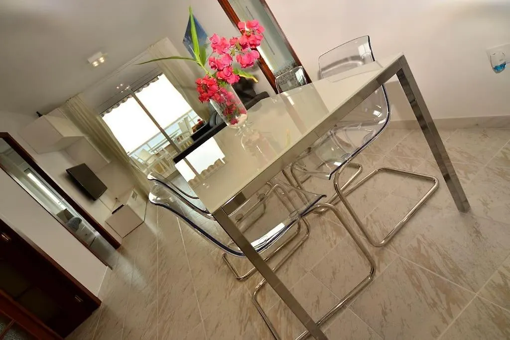 New! Fantastic Apartament In Front Of The Sea! Pineda de Mar Spain